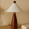 Lampada da tavolo con base in legno e paralume in cemento bianco - Ambiana image 7